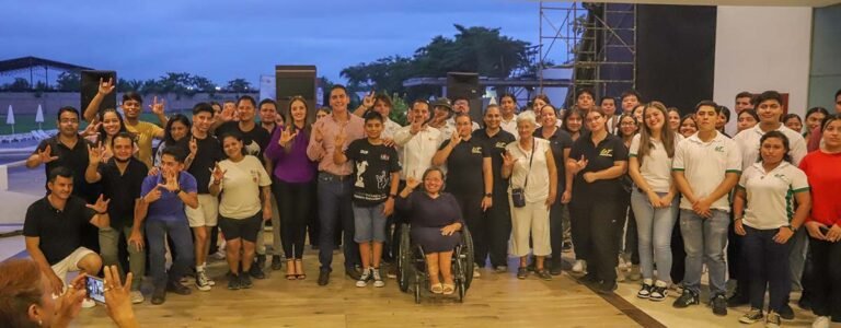 Héctor Santana reafirma su compromiso con la inclusión durante evento en la UTBB