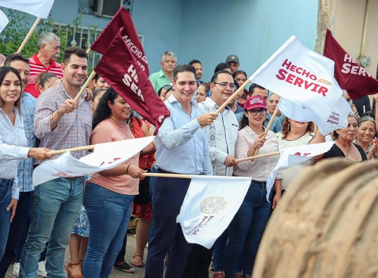 Héctor Santana impulsa el desarrollo urbano en San Juan de Abajo con la rehabilitación de la avenida 20 de Noviembre