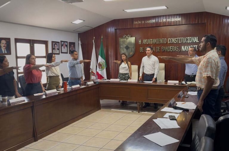 Instalan Comité de Adquisiciones en Bahía de Banderas; el alcalde Héctor Santana llama a la transparencia