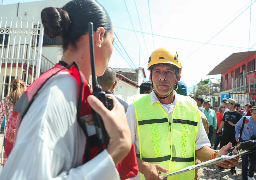 Participa Ayuntamiento de Bahia de Banderas en el Simulacro Nacional 2024 03 On Bahia Magazine Destinos Ayuntamiento Bahia de Banderas Entrada