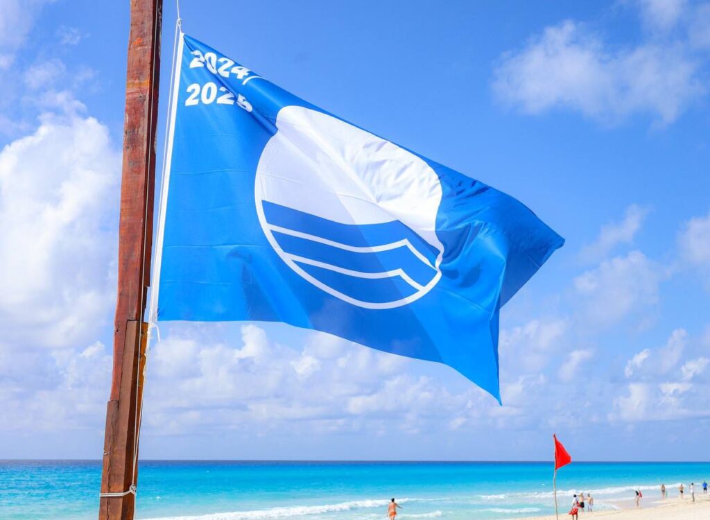 blue flag 1 On Bahia Magazine Destinos Todo Turismo Entrada