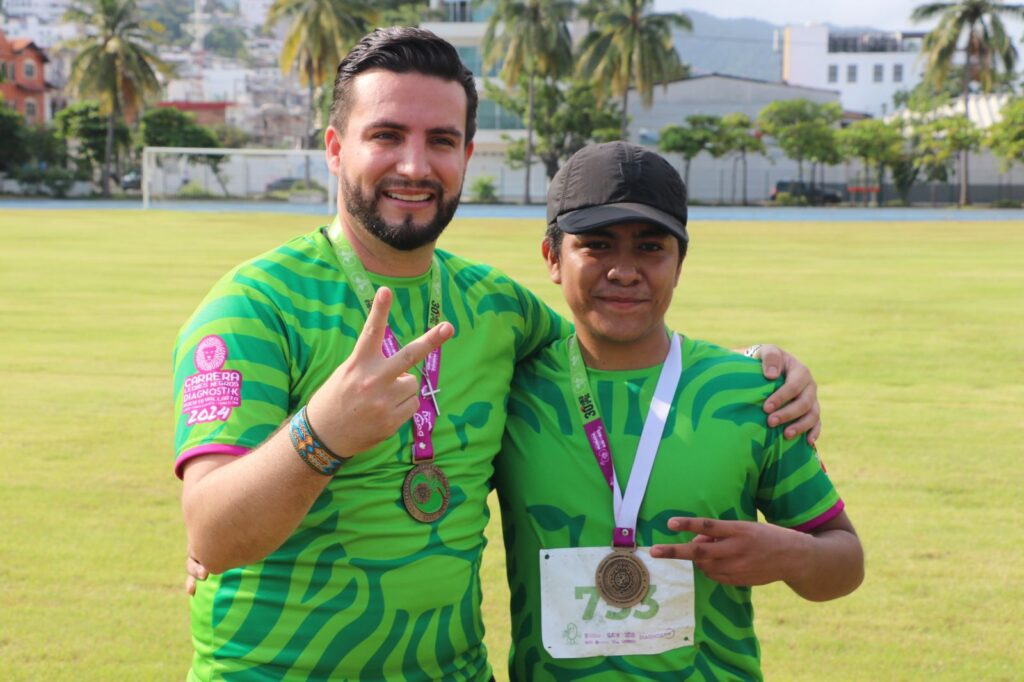 Carrera Leones Negros Diagnostik reune a mas de 2000 personas en Puerto Vallarta 01 On Bahia Magazine Destinos Turismo Deportivo Entrada