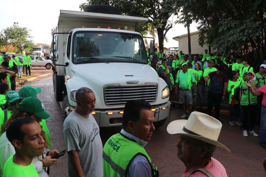 Gobierno de Munguia refuerza cruzada contra la basura 04