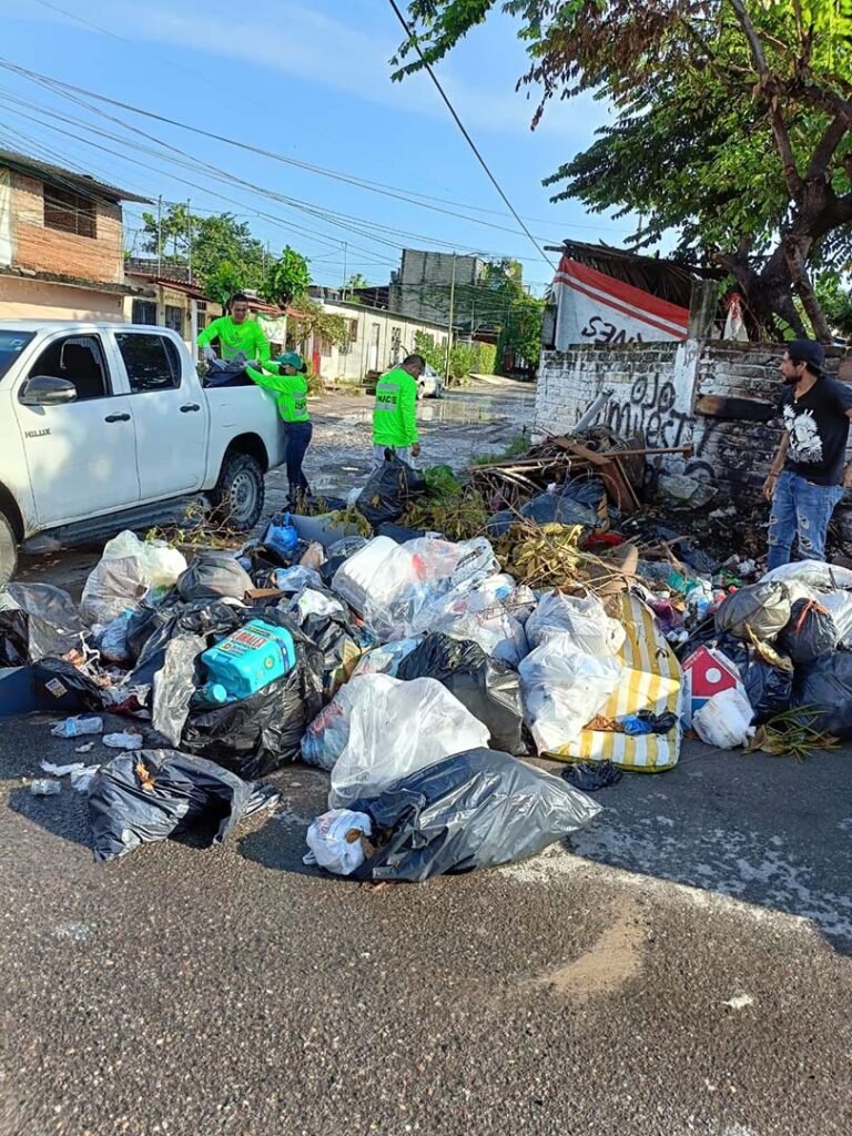 Gobierno de Munguia refuerza cruzada contra la basura 07