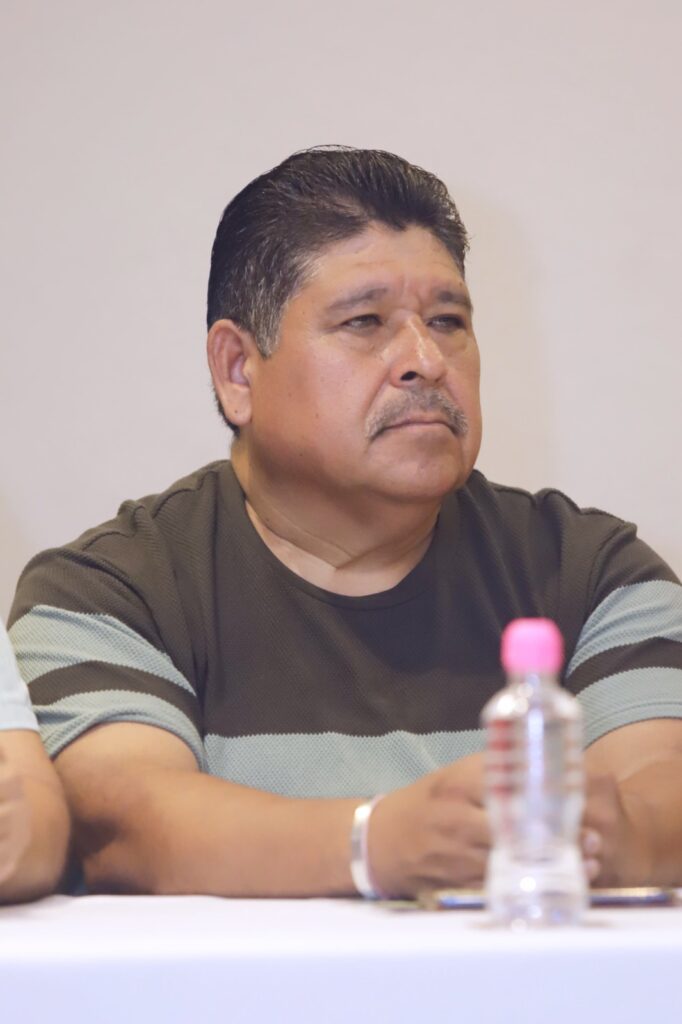 Presenta Luis Munguia a los nuevos delegados y agentes municipales 07 On Bahia Magazine Destinos Ayuntamiento de Puerto Vallarta Entrada