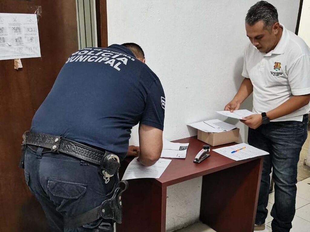 pruebas de antidoping a policias y transitos 06 On Bahia Magazine Destinos Ayuntamiento Bahia de Banderas Entrada