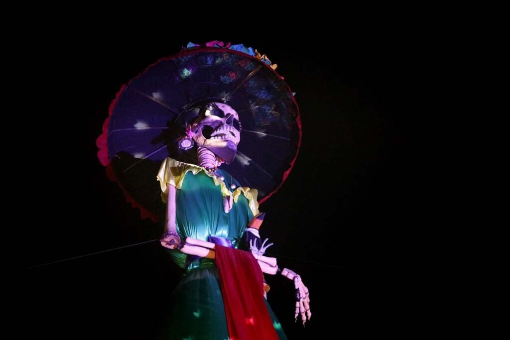 Catrina monumental engalana el Malecon de Puerto Vallarta 02