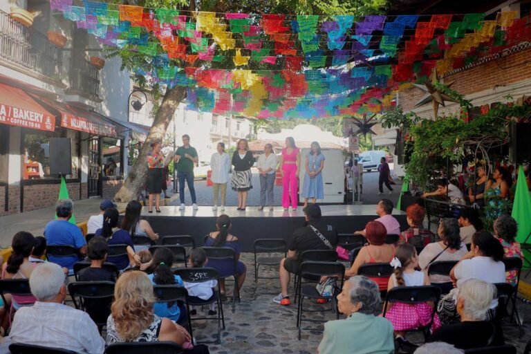 Celebración del 45° aniversario del Mercado Río Cuale en Puerto Vallarta