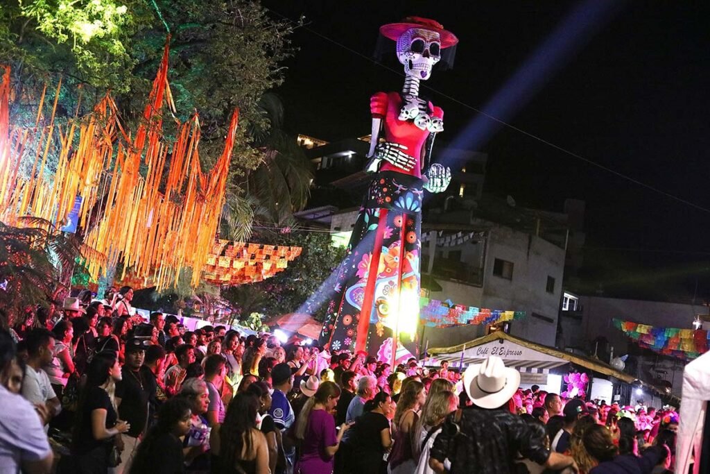 Festival Internacional de Dia de Muertos en Bahia de Banderas con un vibrante desfile en Sayulita 09