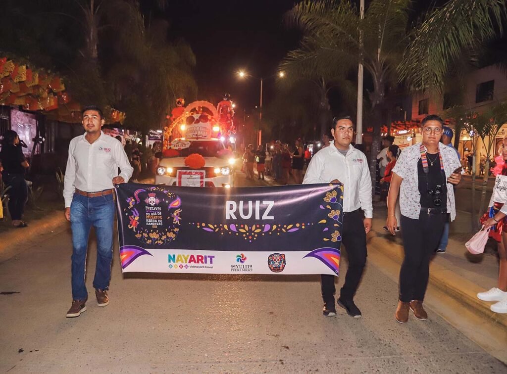 Festival Internacional de Dia de Muertos en Bahia de Banderas con un vibrante desfile en Sayulita 13