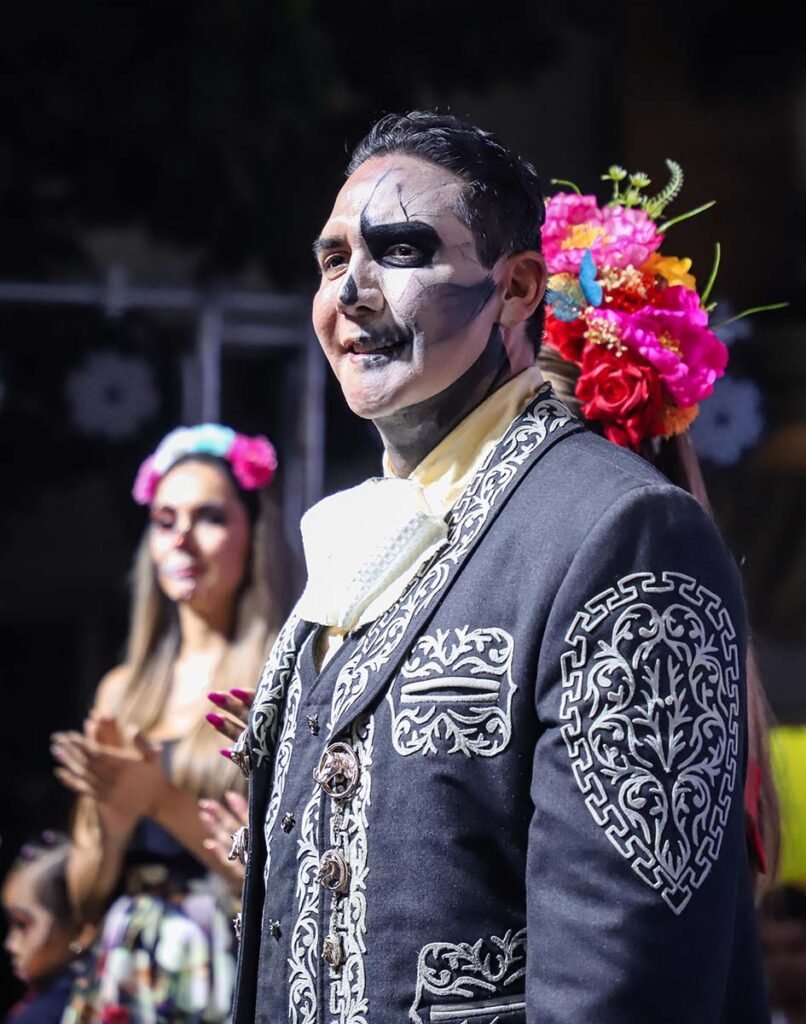 Festival Internacional de Dia de Muertos en Bahia de Banderas con un vibrante desfile en Sayulita 16