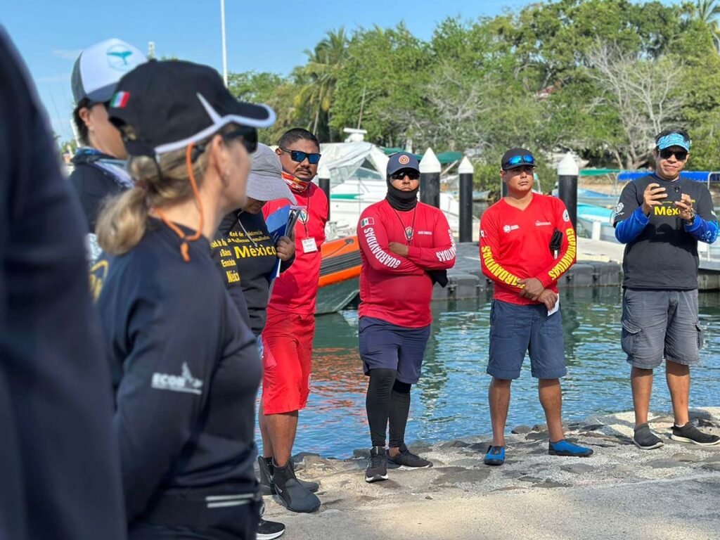 Guardavidas al rescate de Ballenas Enmalladas 03