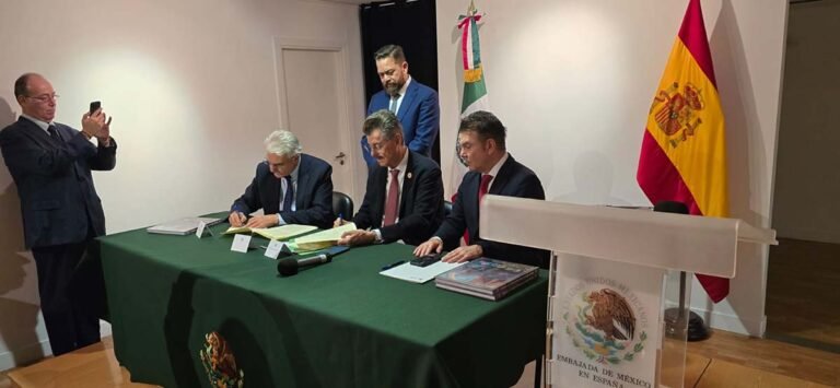 Renuevan convenio el Consejo Regulador del Tequila y Madrid