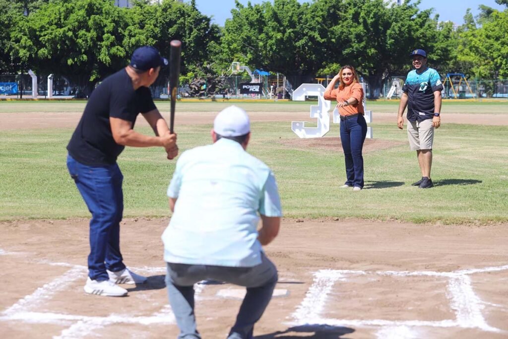 Tendra Vallarta un campo digno de beisbol con Munguia 04