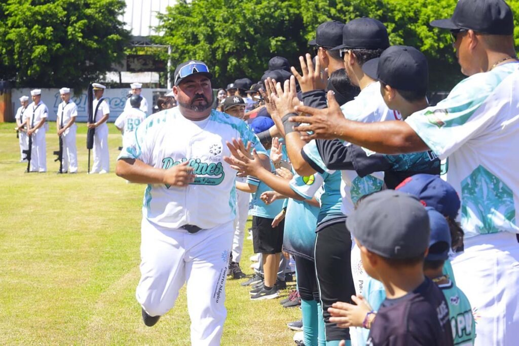 Tendra Vallarta un campo digno de beisbol con Munguia 07