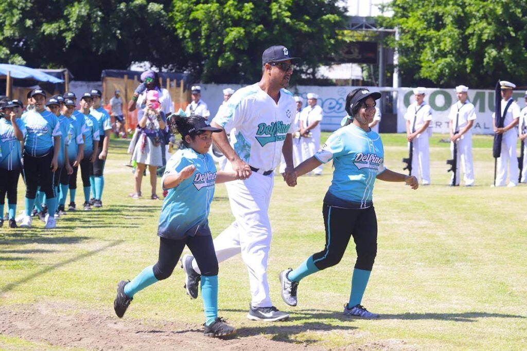 Tendra Vallarta un campo digno de beisbol con Munguia 08