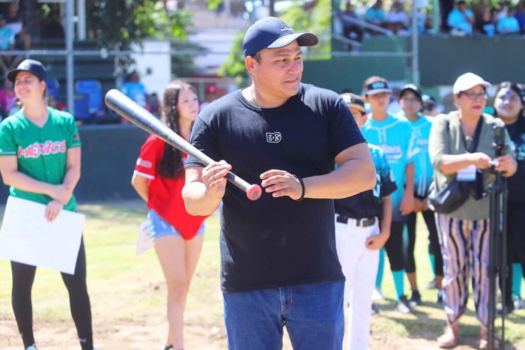 Tendra Vallarta un campo digno de beisbol con Munguia 12