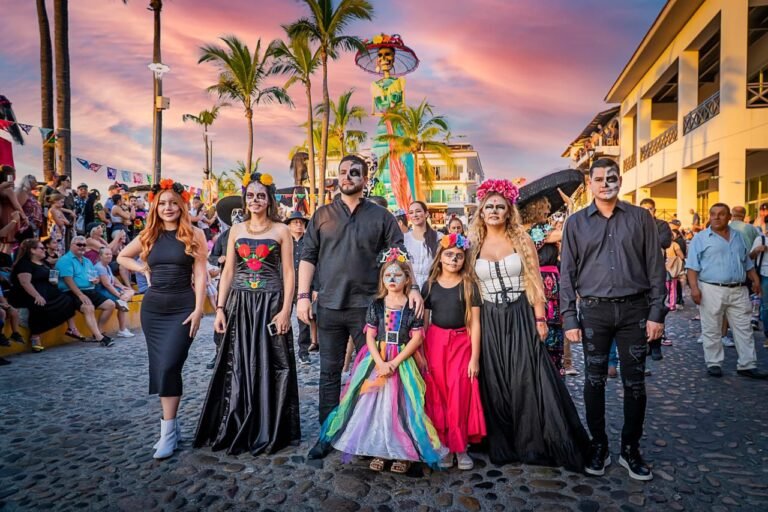Puerto Vallarta Celebra el Día de Muertos con Desfile, Catrinas y Arte Visual