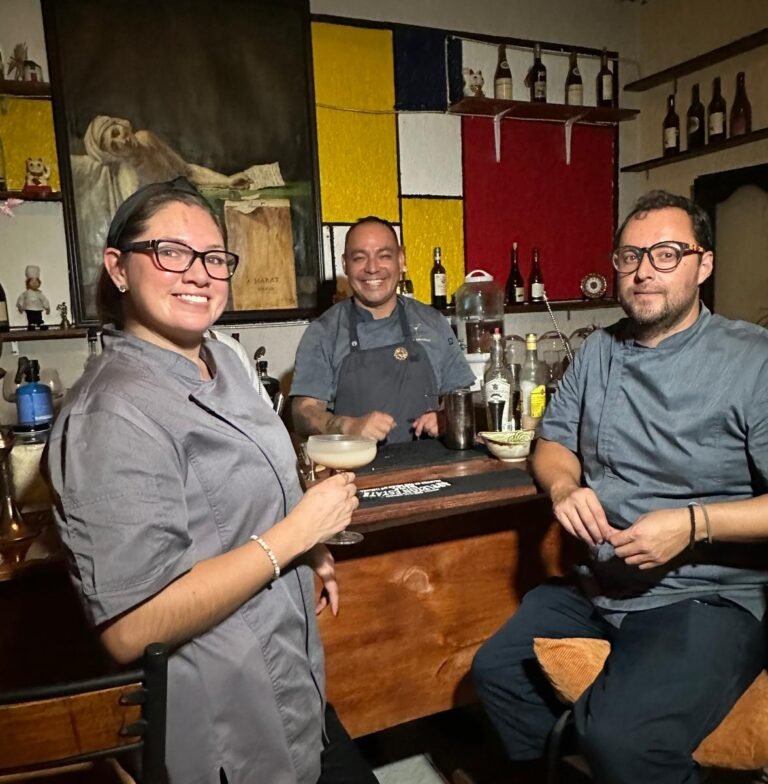 The Gallery Wine & Food Bucerías: una noche de mixología inspirada en obras de arte