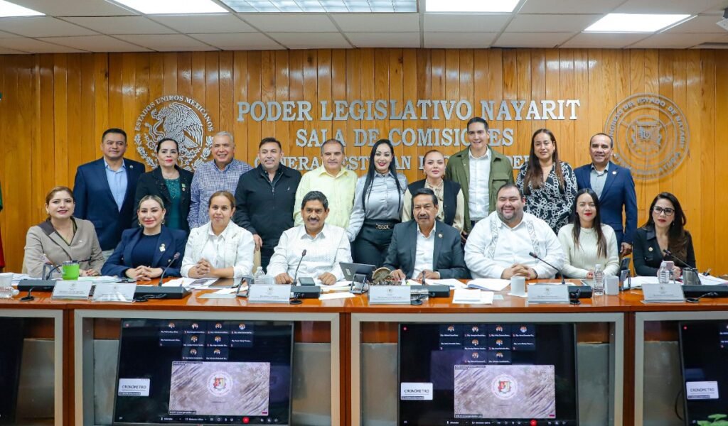 Integrantes del Congreso del Estado de Nayarit.