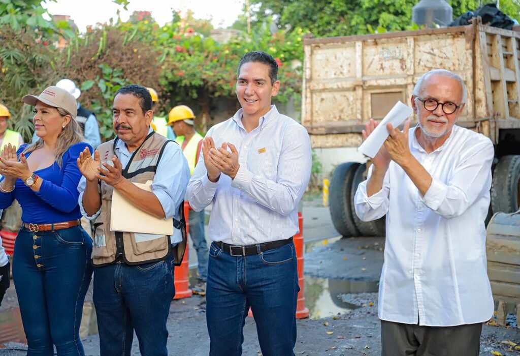 El gobernador Miguel Angel Navarro Quintero y el alcalde Hector Santana arrancan obra en Valle Dorado 06