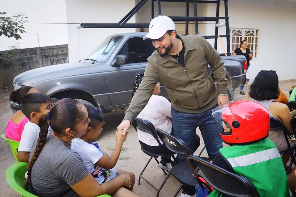 Gobierno del Bien regala una Feliz Navidad a vecinos de Las Vistas 02