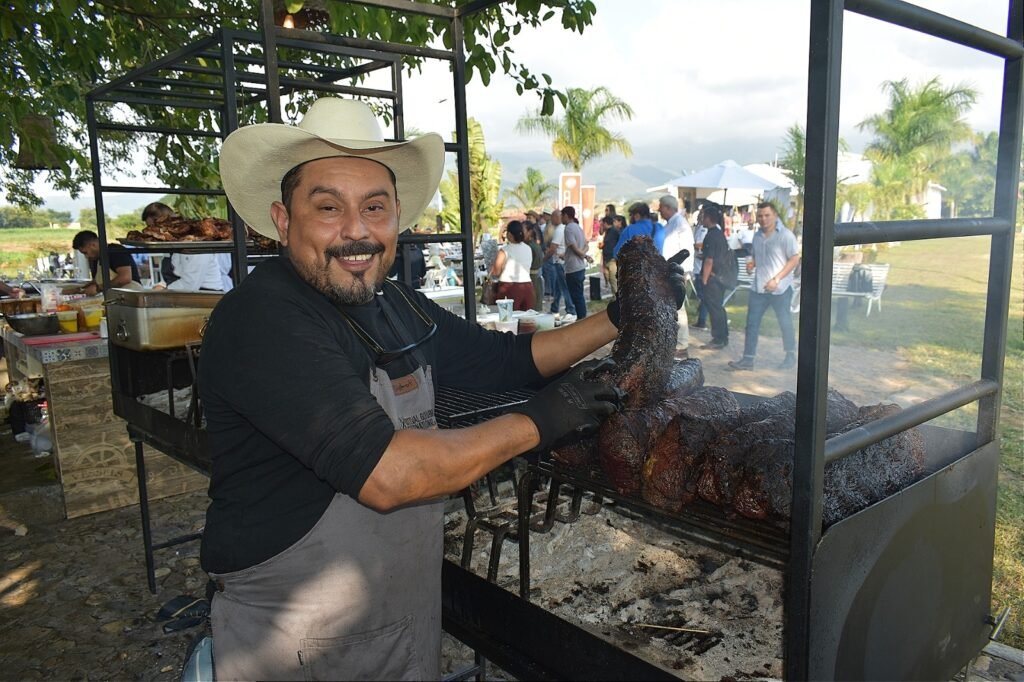 sabores de tierra chef lacho ruiz