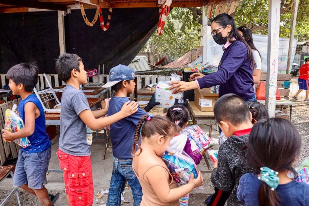 Apoyo a la educacion en la colonia Getsemani de Ixtapa 05