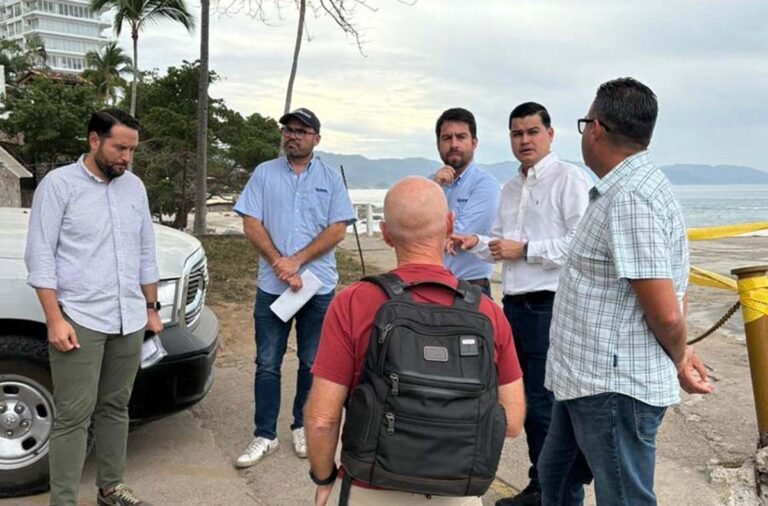 Atiende SEAPAL a vecinos de Las Amapas