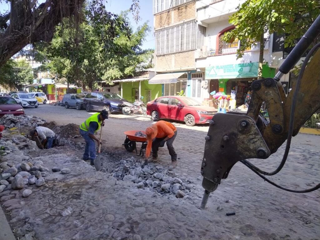 Avanzan obras de agua potable en la Emiliano Zapata 03