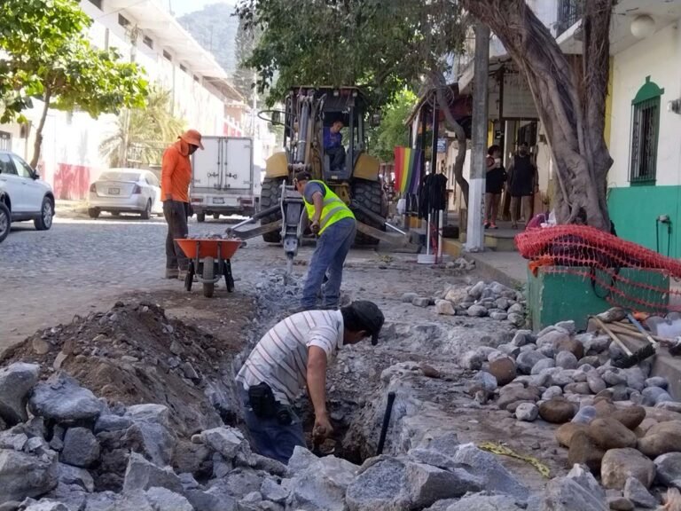 Avanzan obras de agua potable en la Emiliano Zapata