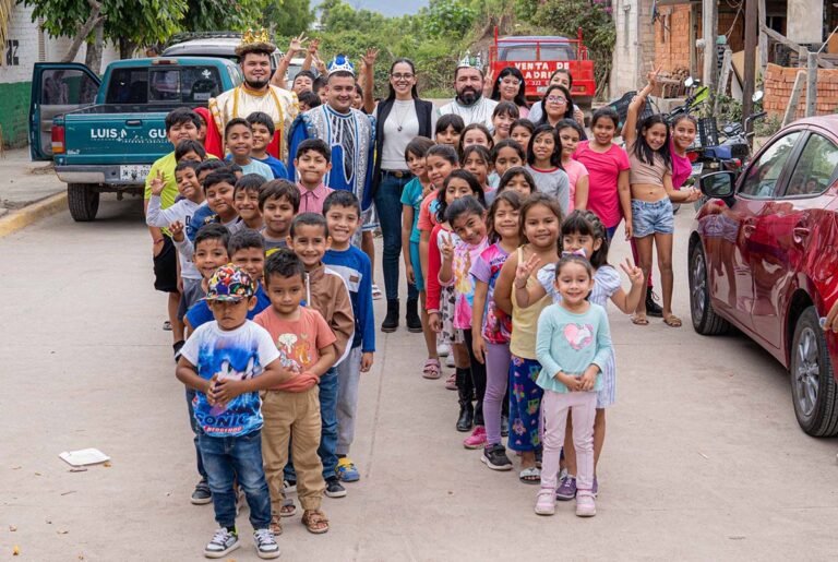 “Caravana Mágica” regala sonrisas a grupos vulnerables
