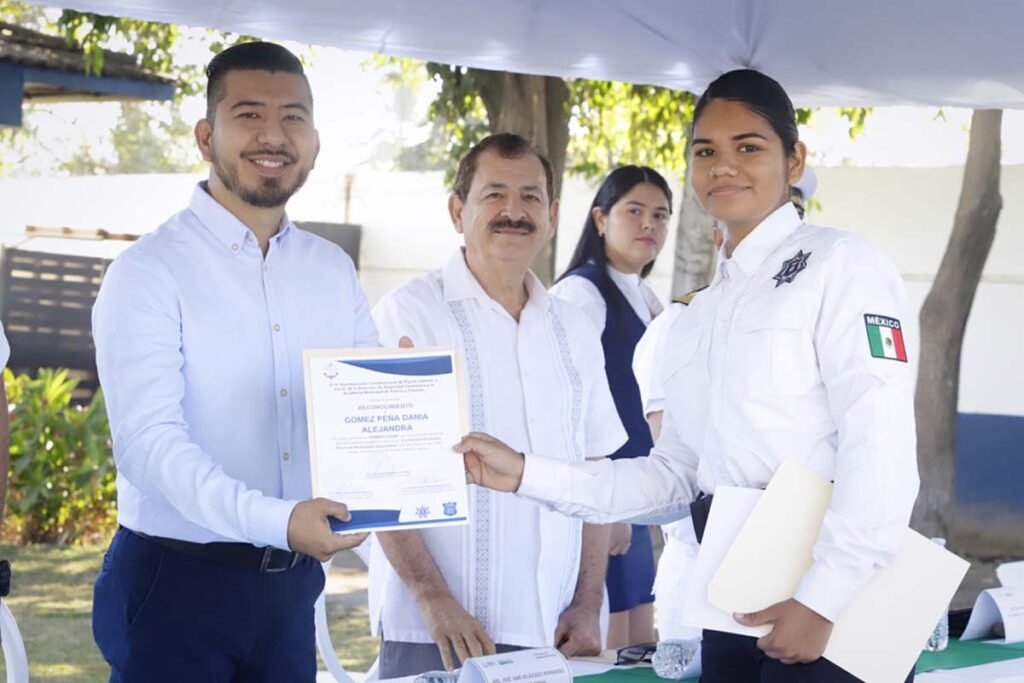 Gobierno de Munguia fortalece la seguridad de Puerto Vallarta 03