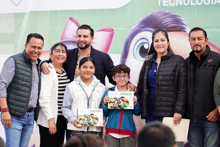 Gobierno de Munguía le sigue apostando fuerte a la educación