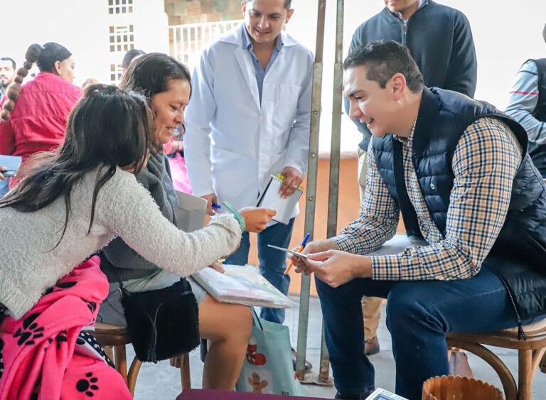 “Hasta la última semana que yo sea presidente, cada lunes estaré para platicar con los ciudadanos”: Héctor Santana