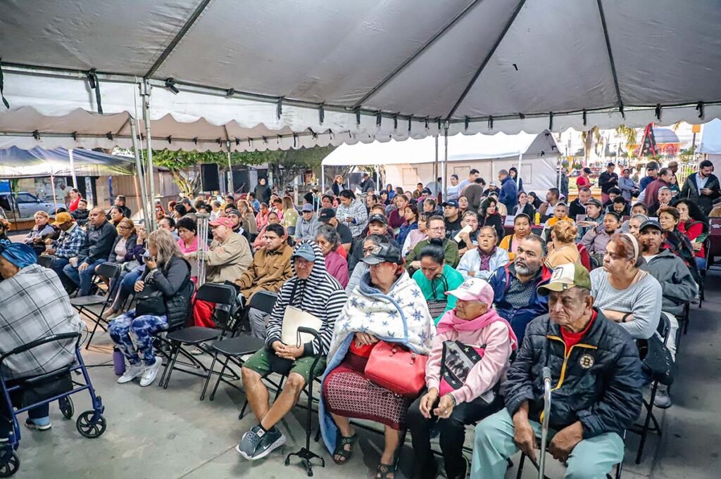 Hasta la ultima semana que yo sea presidente cada lunes estare para platicar con los ciudadanos Hector Santana 07