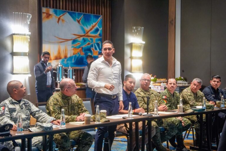 Héctor Santana encabeza reunión interregional en Bahía de Banderas con autoridades de varios estados