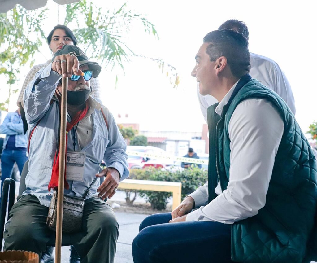 Héctor Santana escucha de cerca a los vecinos de Altavela en Audiencia Ciudadana 4 Hector Santana escucha de cerca a los vecinos de Altavela en Audiencia Ciudadana 04