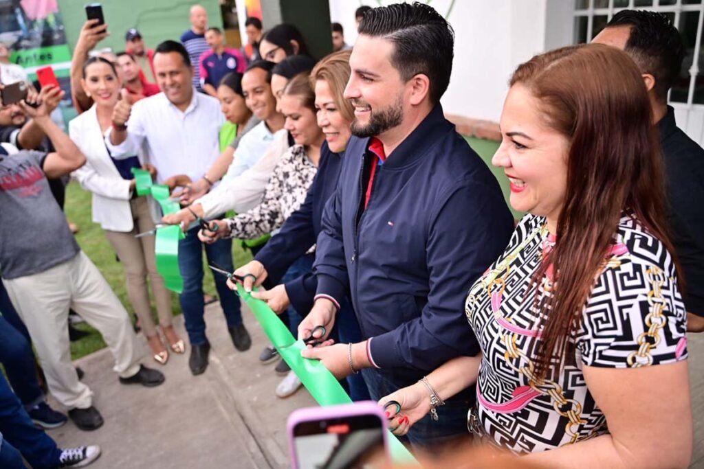 Inaugura Luis Munguia Casa Tucan Los Poetas 03