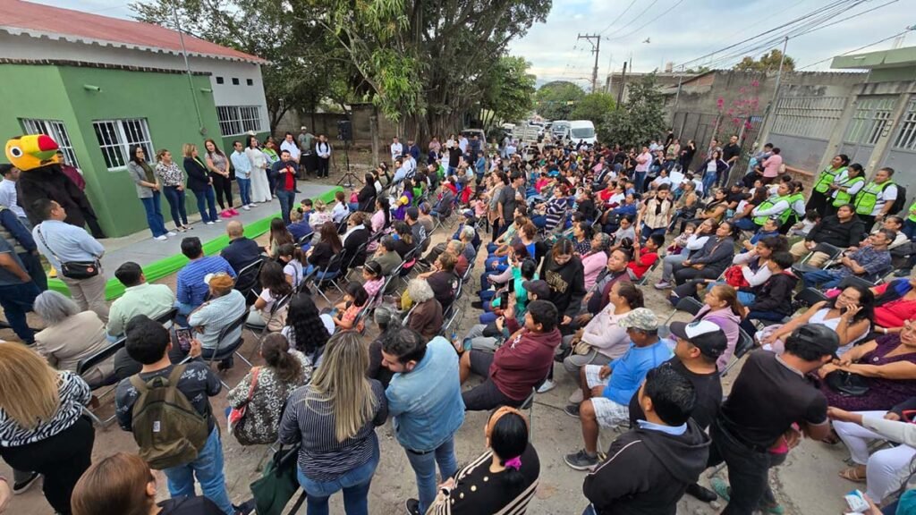 Inaugura Luis Munguia Casa Tucan Los Poetas 07