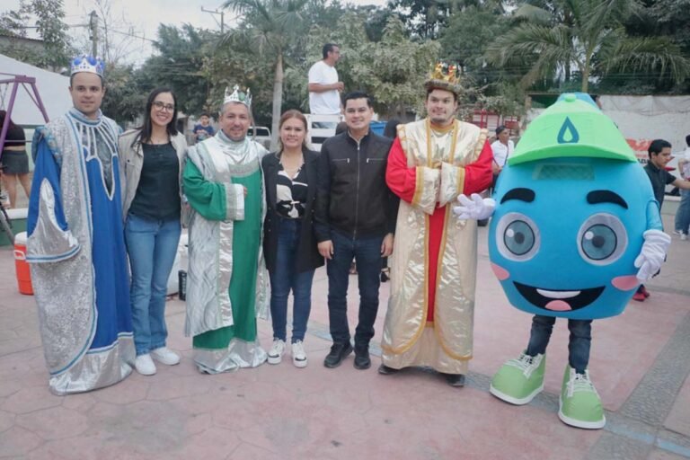 Llevan alegría a niños de Las Mojoneras