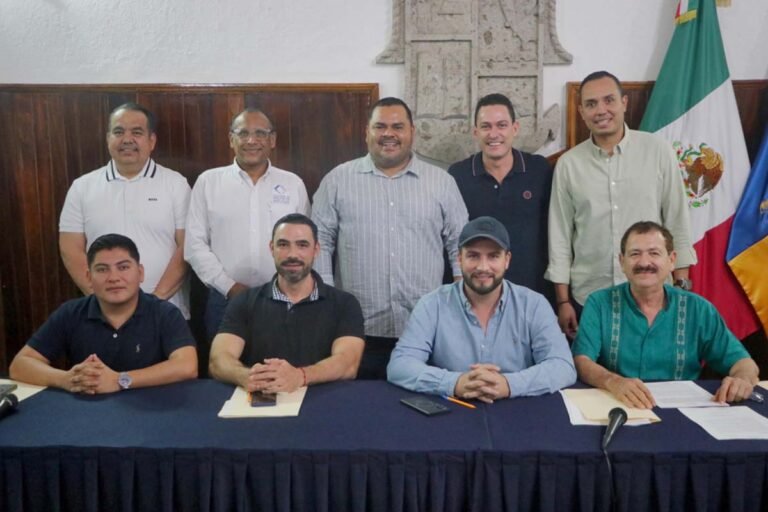 Munguía hace historia en inversión para pavimentación de calles