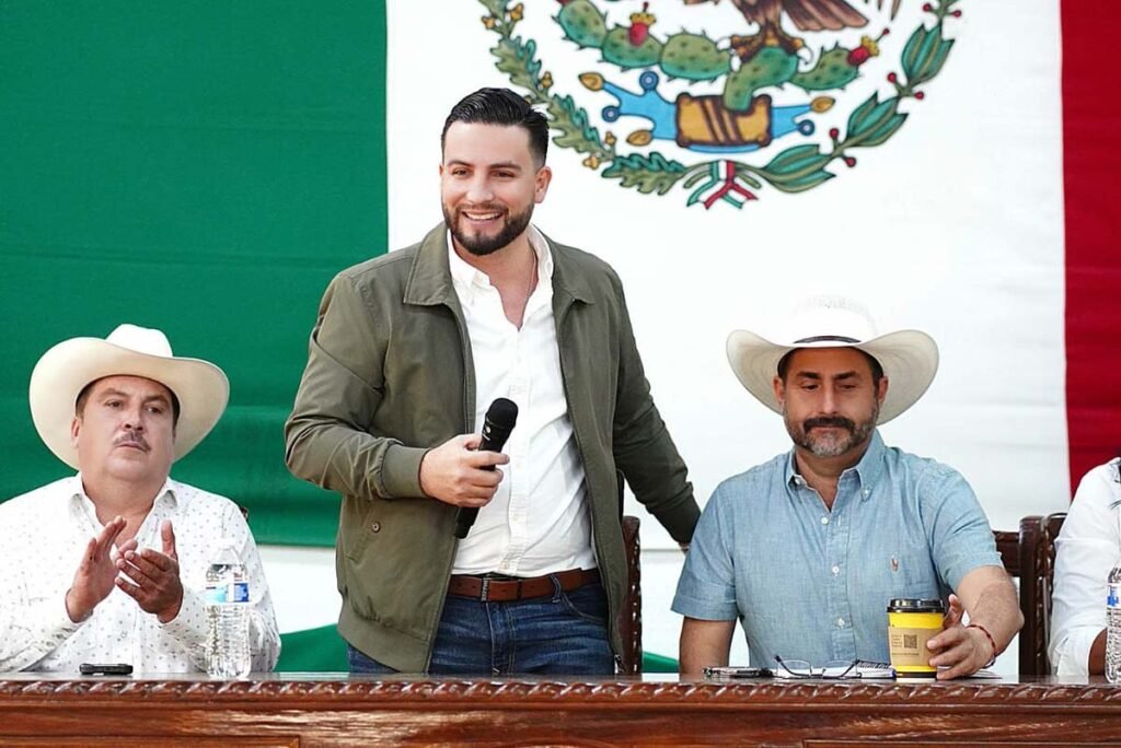 Luis Munguía, alcalde de Puerto Vallarta, propone reactivar la ventanilla agropecuaria.