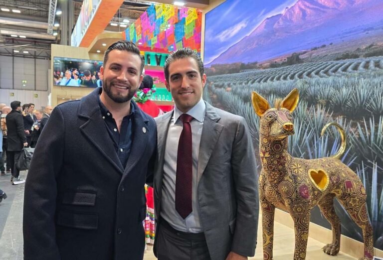 Puerto Vallarta refuerza alianzas turísticas en FITUR 2025