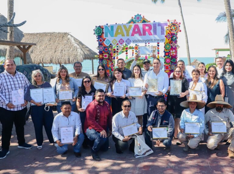 Bahía de Banderas obtiene 10 certificaciones Playa Platino