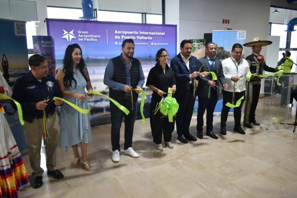 Inauguración del nuevo vuelo de Alaska Airlines procedennte de Nueva York.