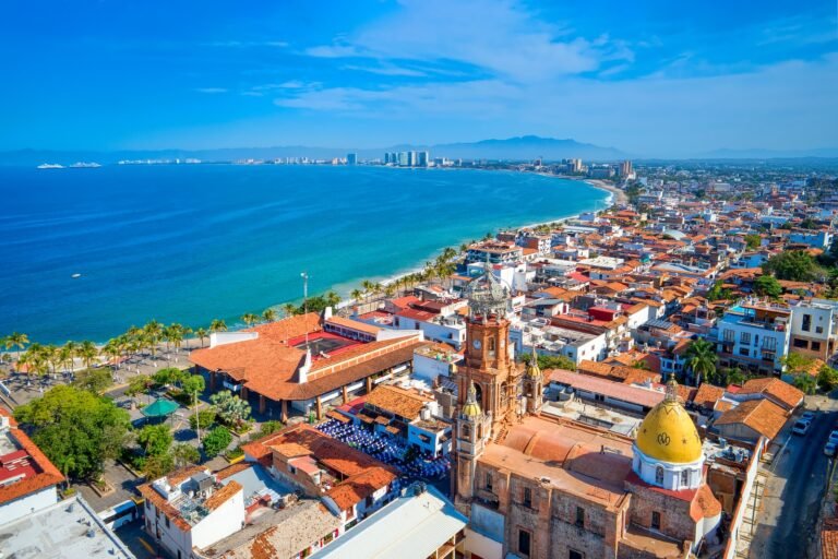 Puerto Vallarta y Riviera Nayarit destacan en un año de desaceleración turística