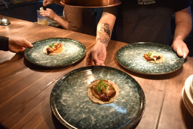 A Mar y Sierra exalta el taco, en las manos de los chefs Fabiola Meraz y Diego Guerrero