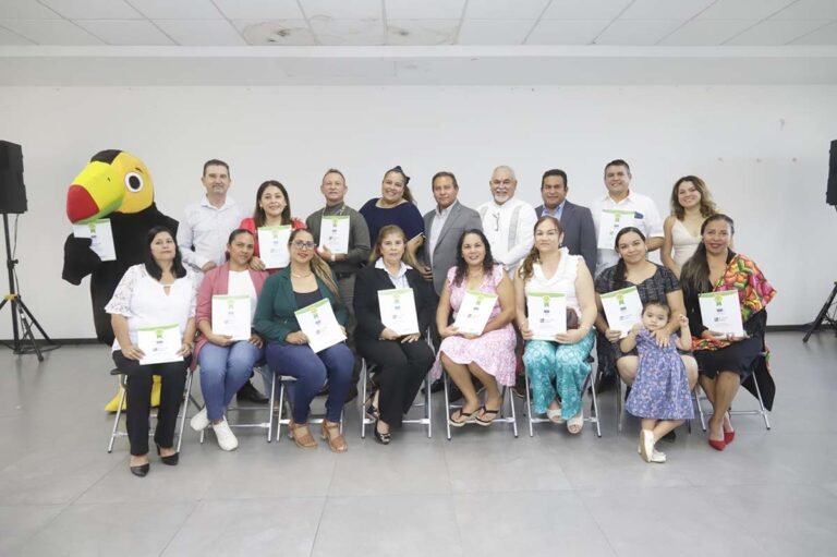 Gobierno de Luis Munguía apoya la formación de docentes de Vallarta