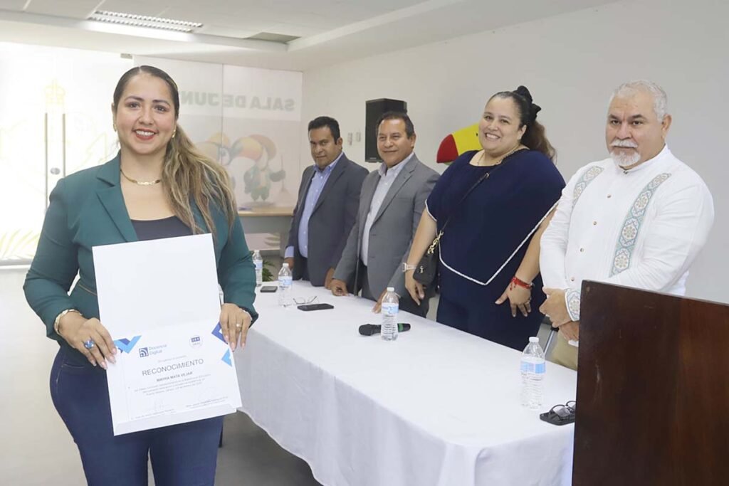 Gobierno de Luis Munguia apoya la formacion de docentes de Vallarta 09